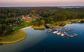Hotel Seedorf Am Plauer See  4*